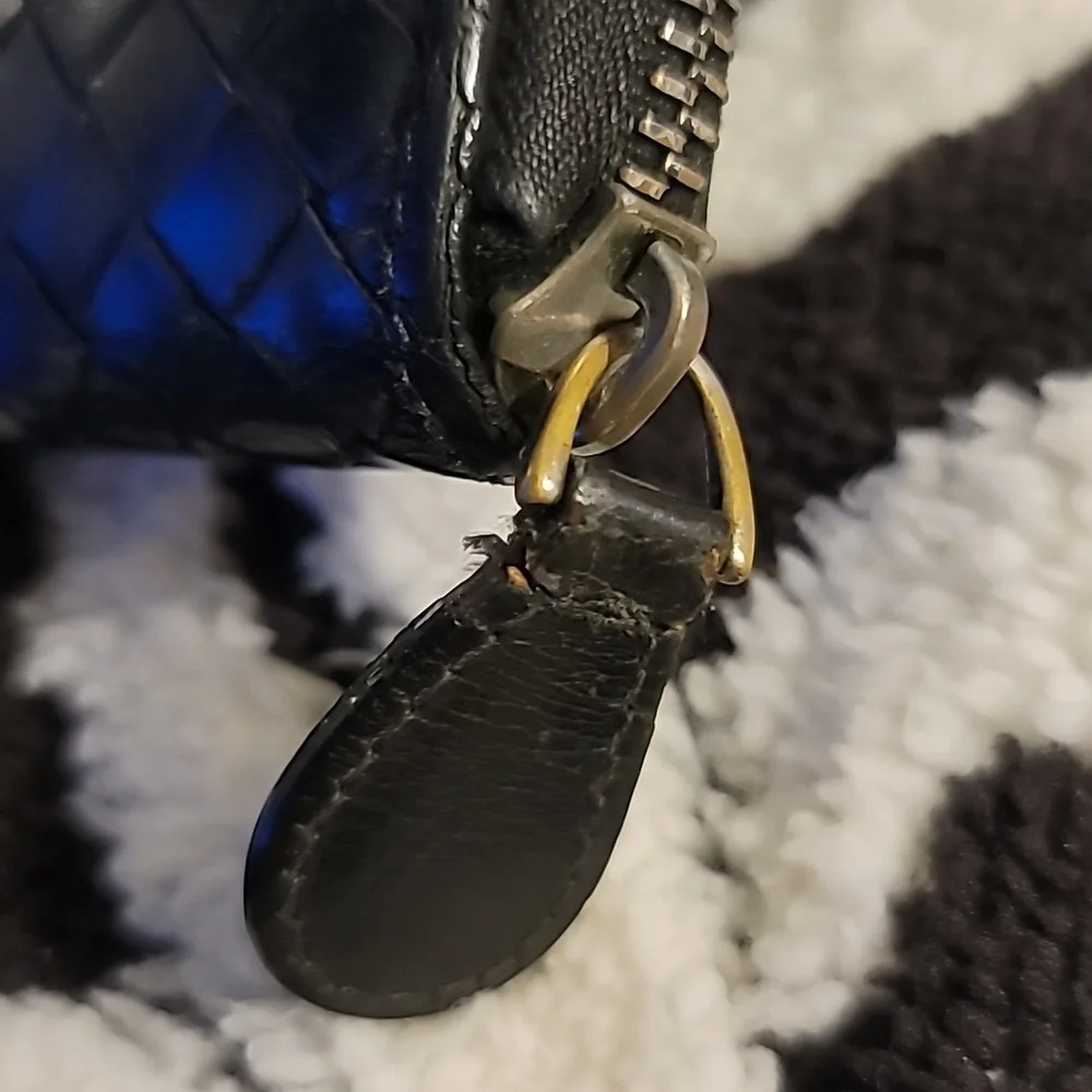 🖤Bottega Veneta Intrecciato Black Leather Zip-around Wallet🖤